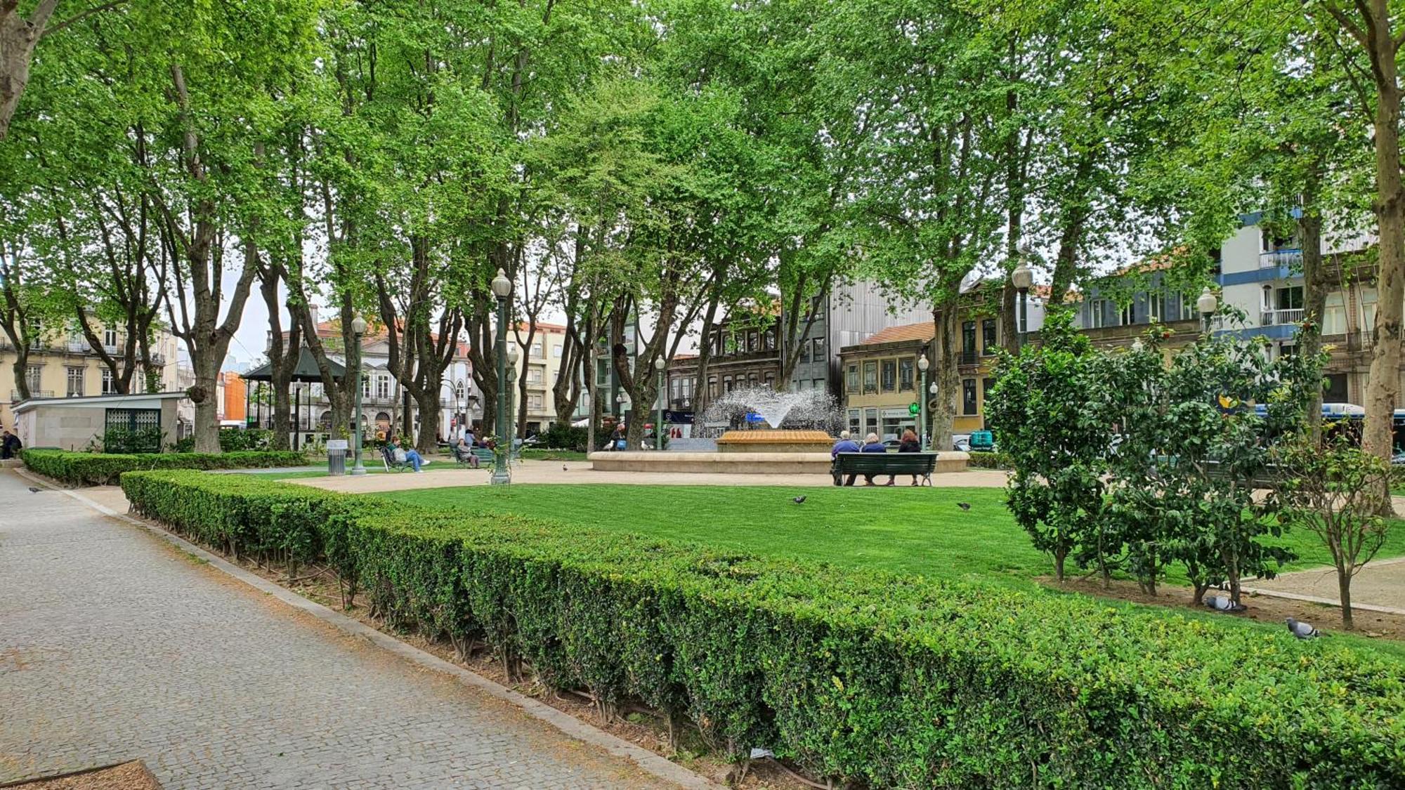 Downtown Porto With Parking Next To Subway Apartment Exterior photo